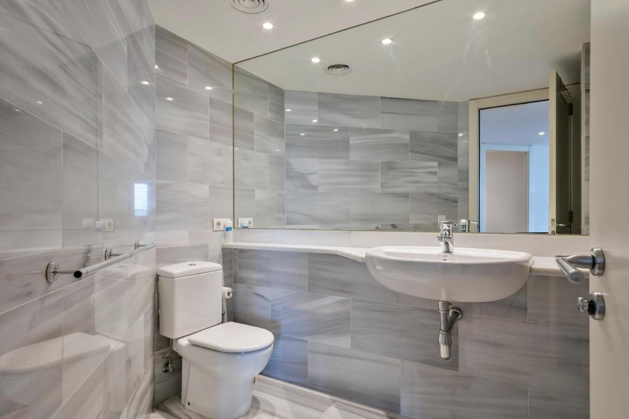 Alcam Llum Deluxe Apartment Barcelona Ngoại thất bức ảnh